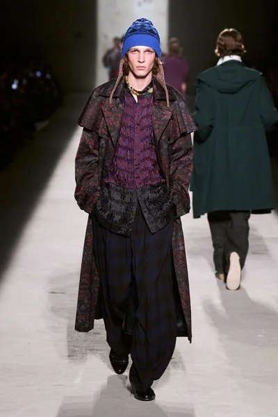 Look 35